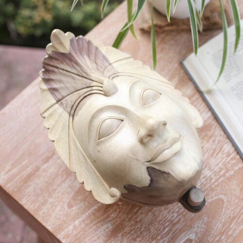 Hand Crafted Hibiscus Wood Box, 'Gelungan Agung'